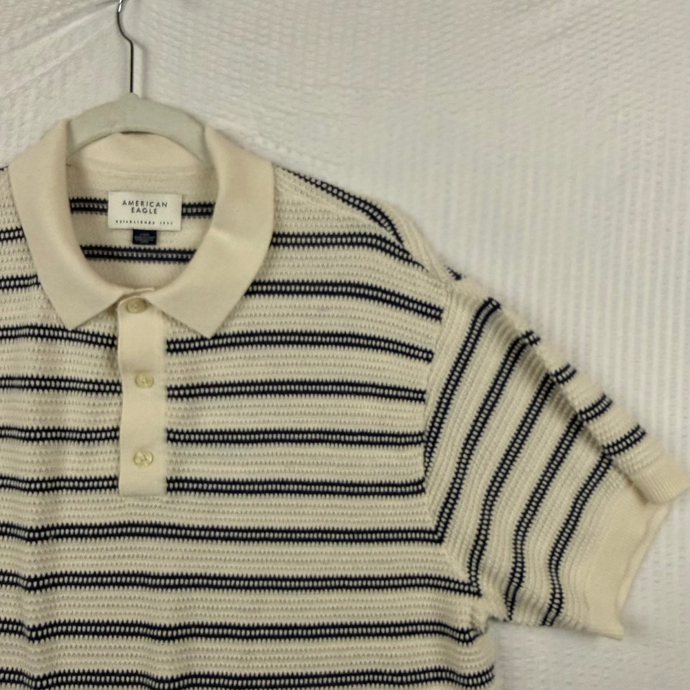 American Eagle Mens Large Knit Polo Shirt Cream Navy Blue Striped Short Sleeve